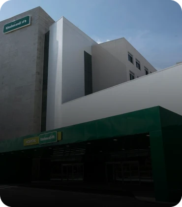 Mais de 150 hospitais próprios. A Unimed conta com 152 hospitais próprios e 2.500 hospitais parceiros.